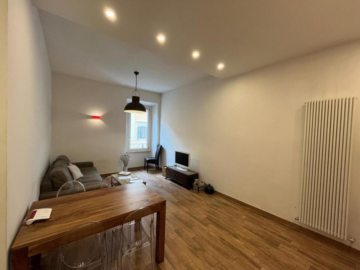 La Dolce Vita - Luxury Colosseum Boutique Apartment Rome Luaran gambar