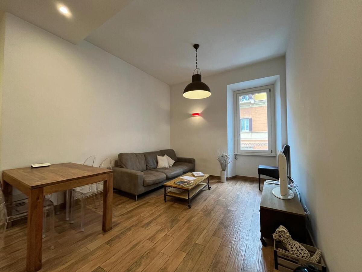 La Dolce Vita - Luxury Colosseum Boutique Apartment Rome Luaran gambar